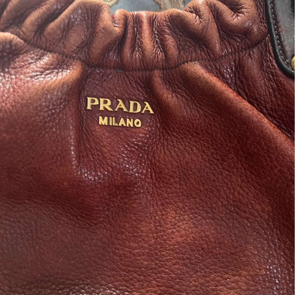 Authentic Prada hobo bag. Leather exterior, fabric interior with low logos. - Picture 2 of 6